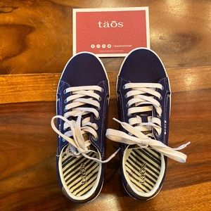 New!! Taos Footwear Star Burst sneakers